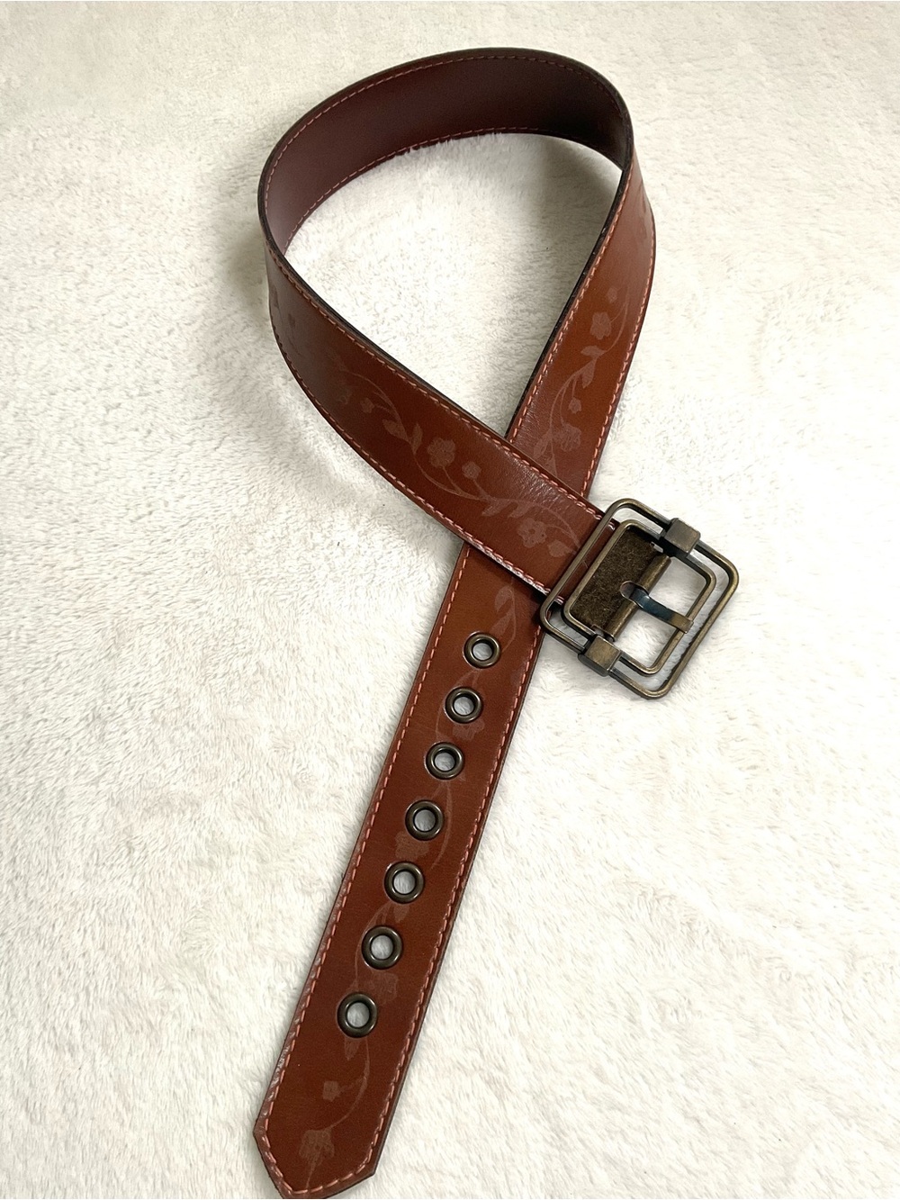 Vintage 80s Floral Embossed Faux Leather Belt Brass Tone Buckle 29-35
